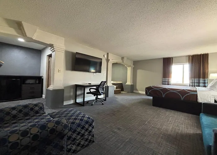 Super 8 By Wyndham Belleville St. Louis Area