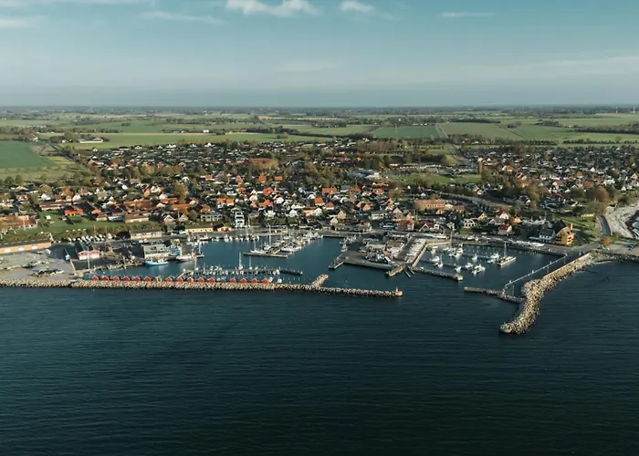 Strandhotel Klinten ApS