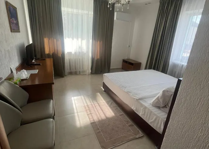 Green Hotel