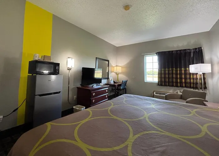 Super 8 By Wyndham Mt. Carmel Il