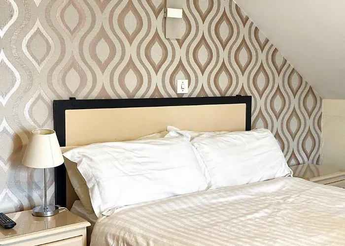 Deincourt Hotel