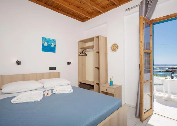 Finikas Resort Sfakia - Seaside Rooms