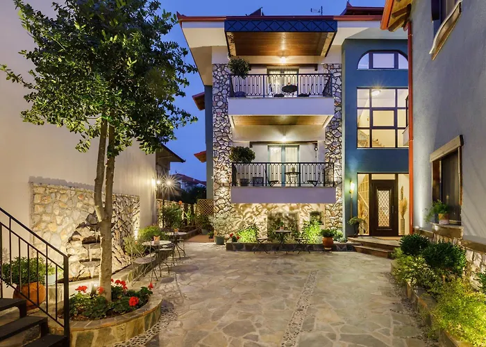 Meydani Suites