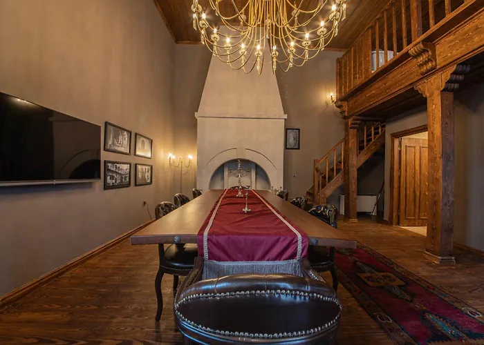 Four Mansions Hotel