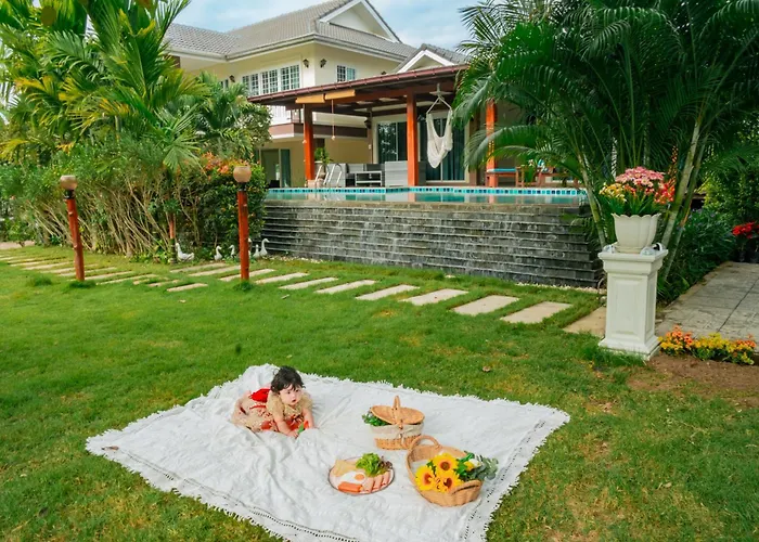 Farinda Resort & Pool Villa