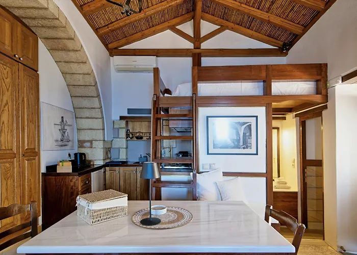 Monolithos Inn