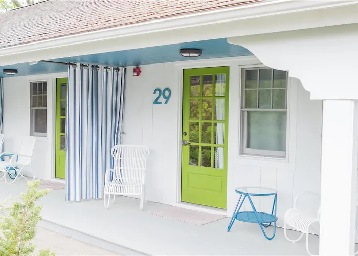 Lodge On The Cove