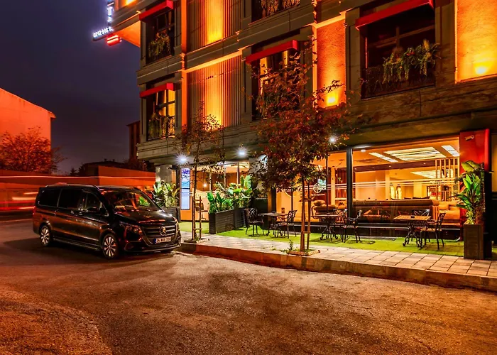 Elysian Airport Hotel & Restaurant