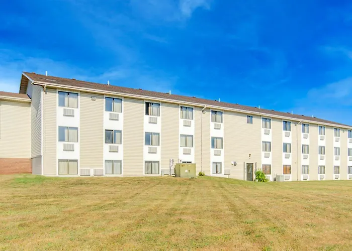 Capital O Amerihost Inn And Suites Kingdom City Hwy 54 Mo