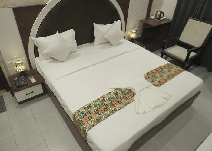 Hotel Decent