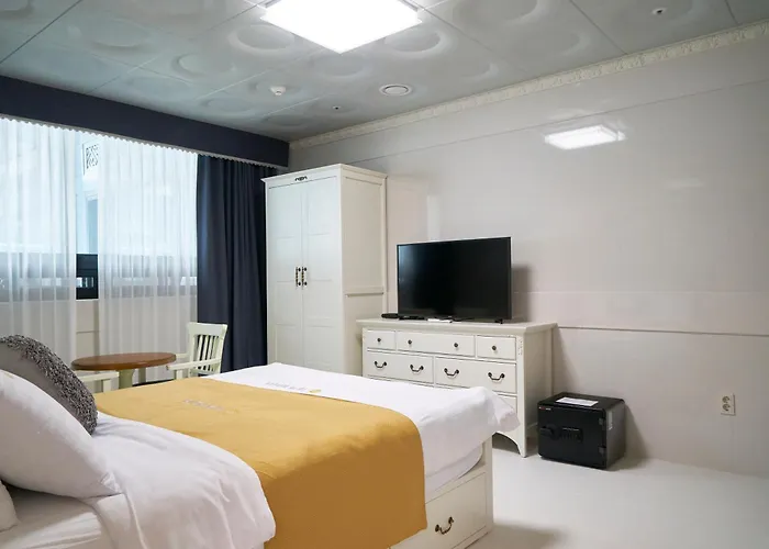 Taebaek Hotel