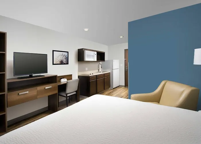 Woodspring Suites Cleveland North