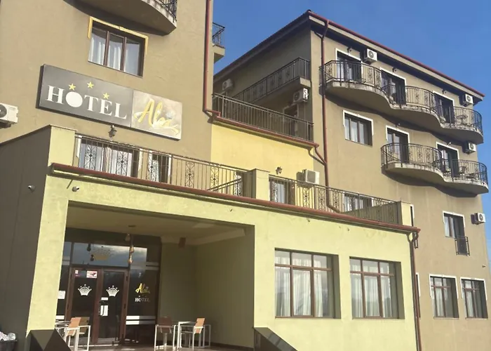 Hotel llll