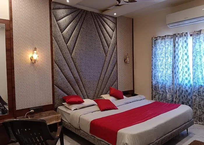 Hotel Abhilasha Inn