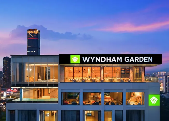Wyndham Garden Hotel Liuzhou Five-Star Commercial Street Musical Fountain Branch