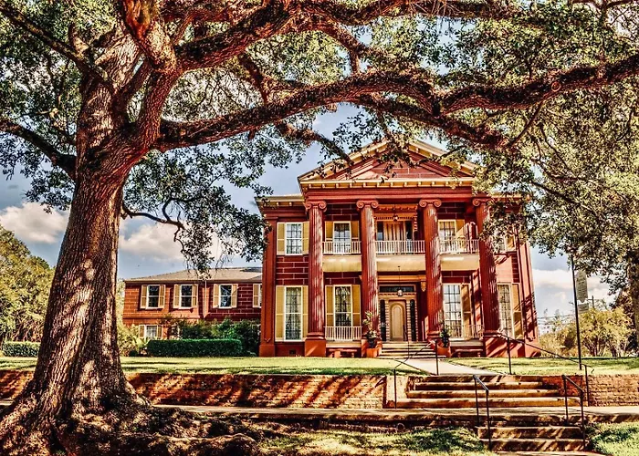 Magnolia Hall - Armstrong Suite - King Suite