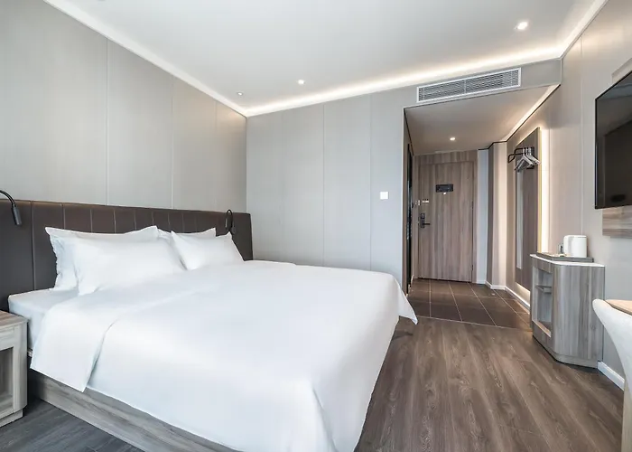 Hanting Hotel Shenzhen Guomao Subway Station