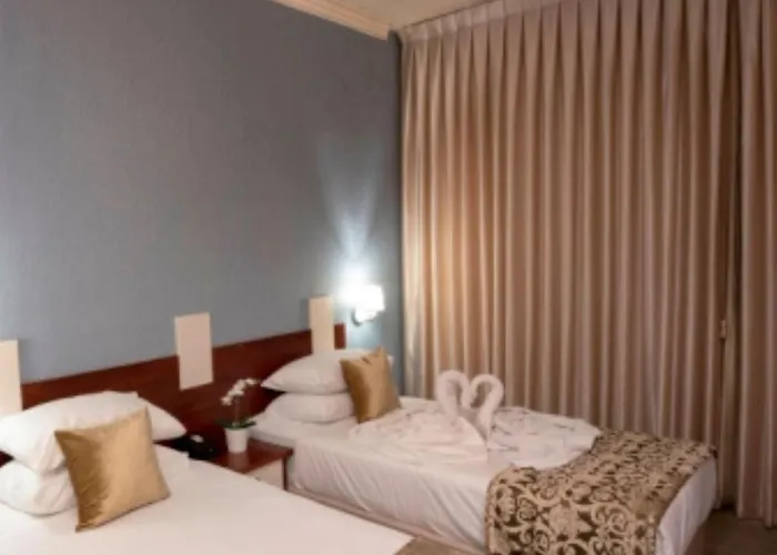 Aristocrat Hotel Glatt Kosher