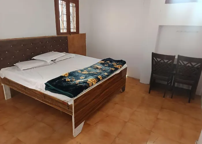 Astha Resturent Pragti Bhavan