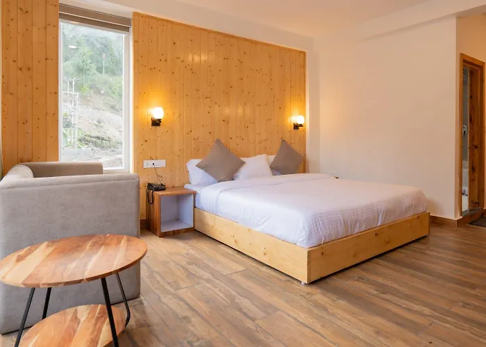 Hotel Patalsu