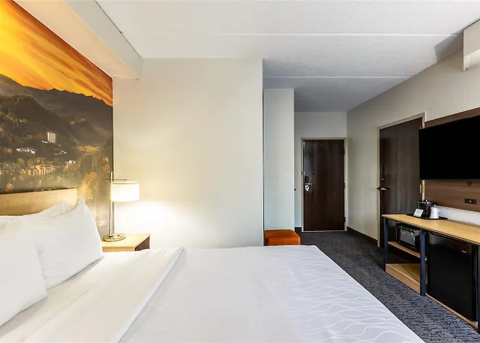 Clarion Pointe Sevierville-Pigeon Forge