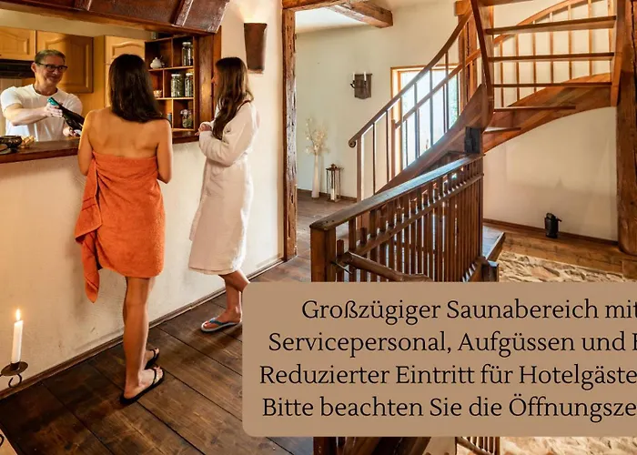Landhotel Gut Wildberg mit Badeteich und großem Garten