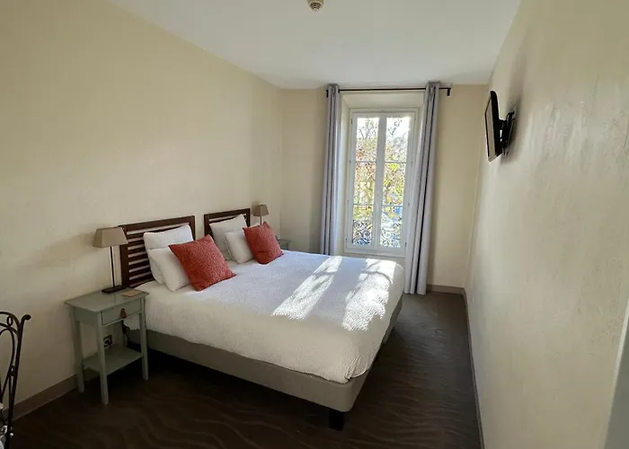 Logis Hôtel la Vallée de l'Arc