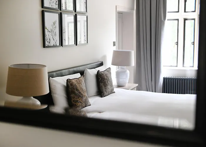 Stanton Manor Hotel