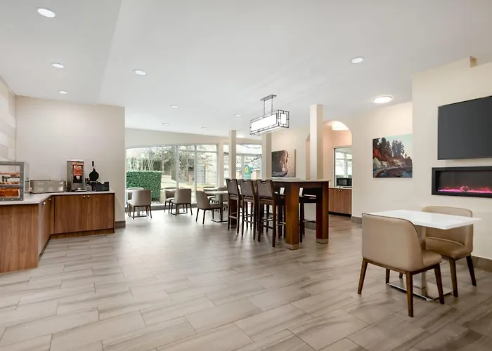 La Quinta Inn by Wyndham Vancouver Airport