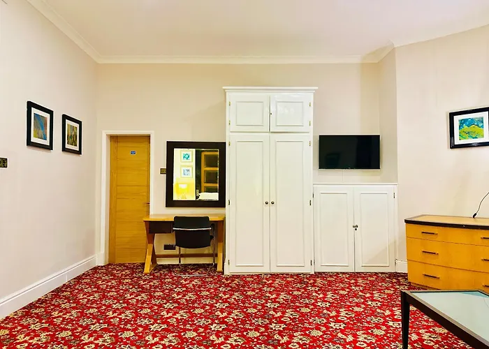 Crown Hotel - Stone, Near Stoke-On-Trent By Oyo