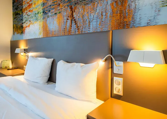 B&B HOTEL Rueil-Malmaison Gare