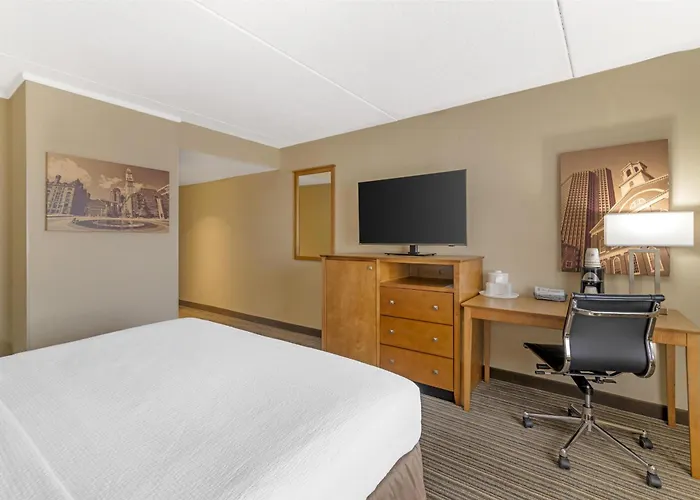 Best Western Royal Plaza Hotel And Trade Center
