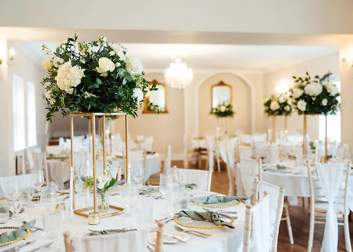 Woodland Manor Hotel