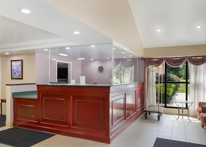 All Seasons Inn & Suites Smithfield Providence