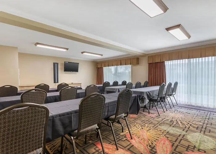 Best Western Plus Garden Court Inn
