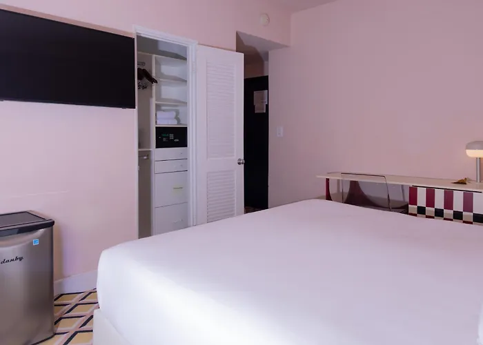 Crest Hotel Suites
