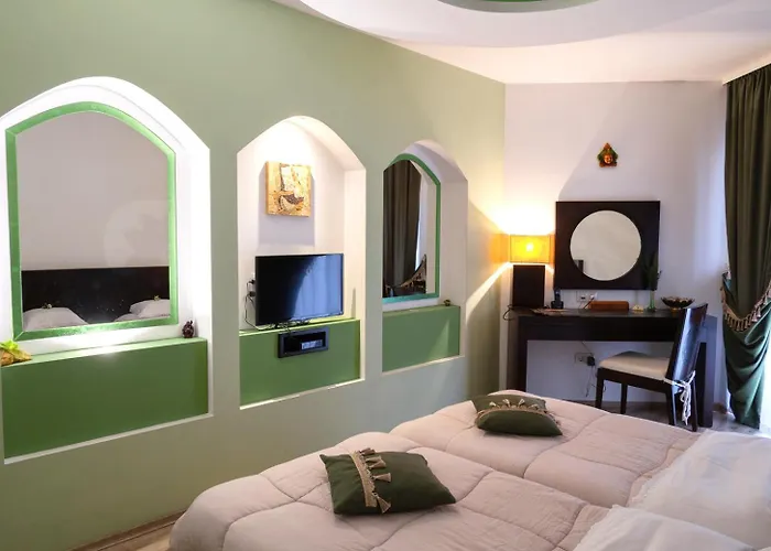 Familly Art Hotel Nirvana
