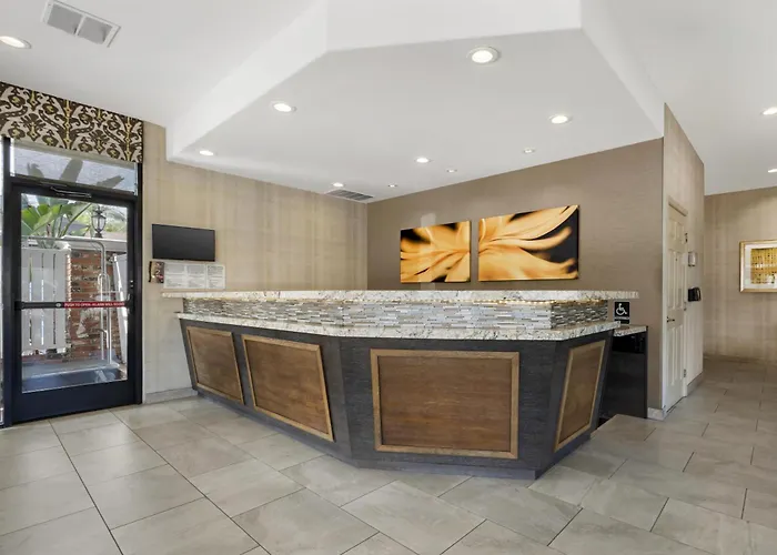 Best Western Plus Carriage Inn Los Angeles