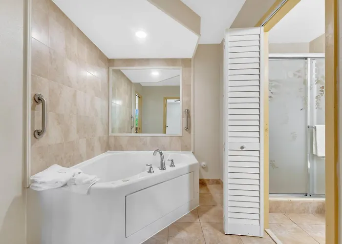 Rodeway Inn & Suites Fort Lauderdale Airport & Cruise Port
