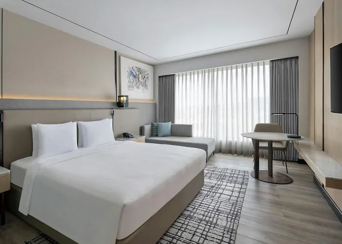 Courtyard By Marriott Mumbai International Airport Hotel