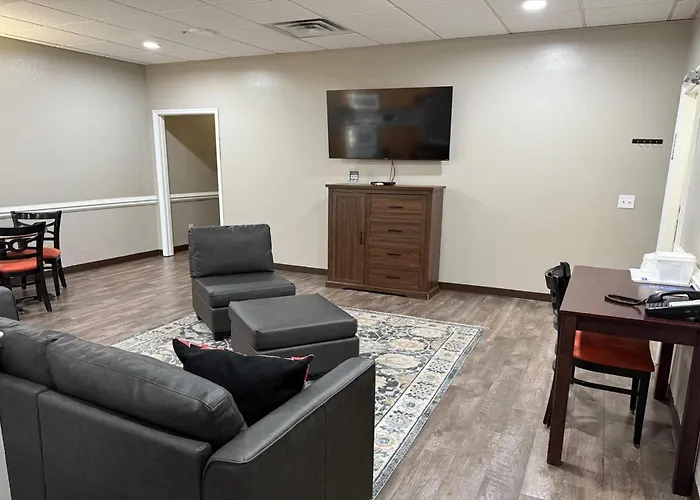 Travelodge By Wyndham Lakeland