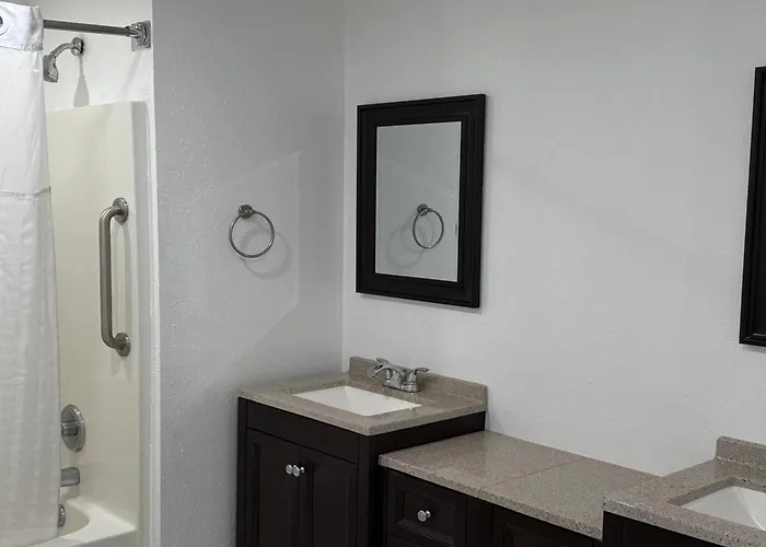 Travelodge By Wyndham Lakeland