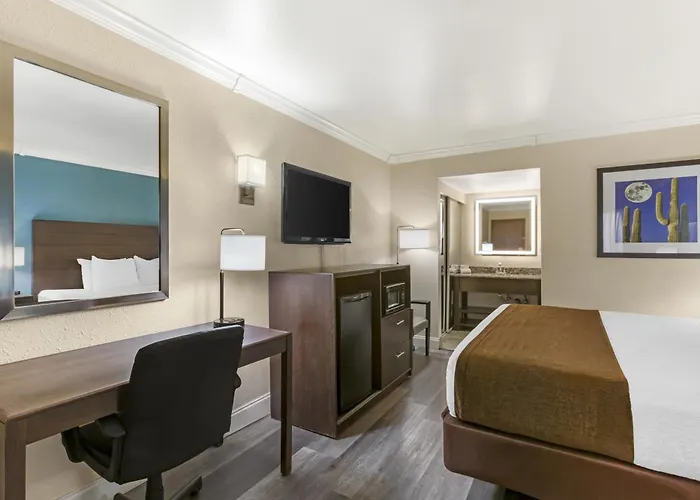 Best Western Innsuites Tucson Foothills Hotel & Suites