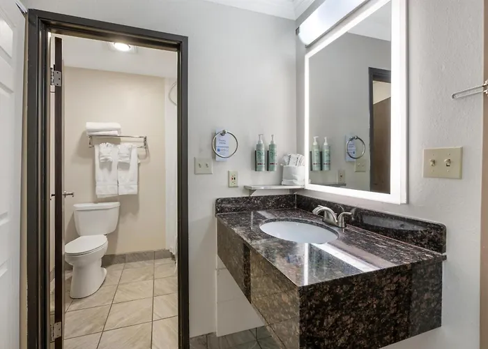 Best Western Airport Albuquerque InnSuites Hotel&Suites