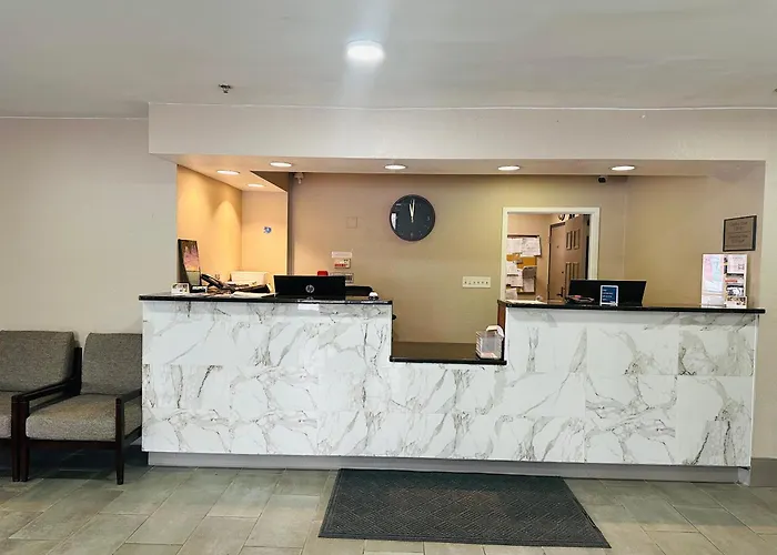 Ashbourne Hotel Canton Hall Of Fame I-77