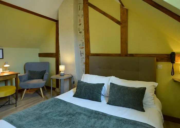 Auberge Le Colombien - Hotel Et Restaurant