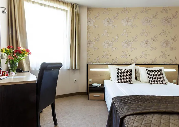 City Avenue Hotel