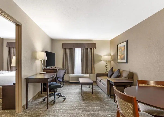 Best Western Plus Pembina Inn & Suites