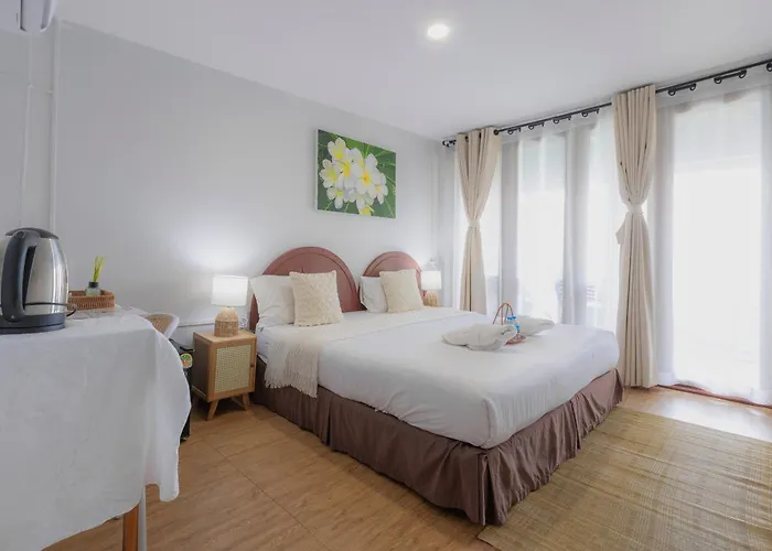 Phi Phi Cozy Seafront Resort