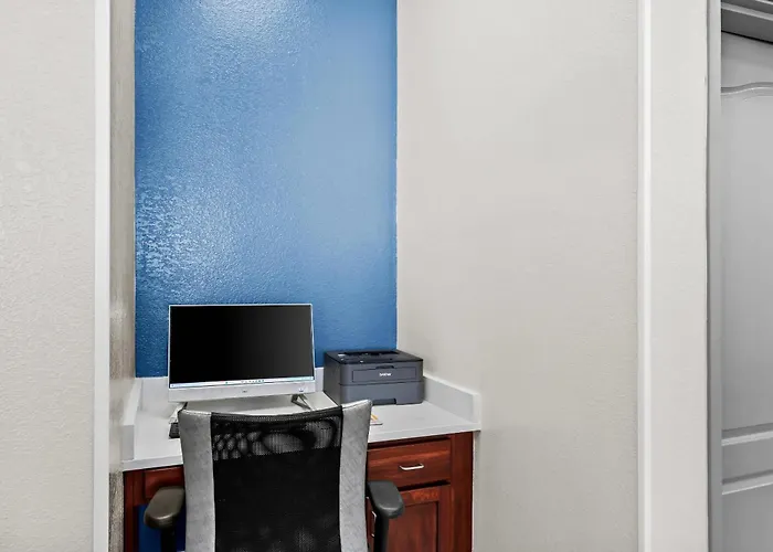 Comfort Inn & Suites Plainville-Foxboro